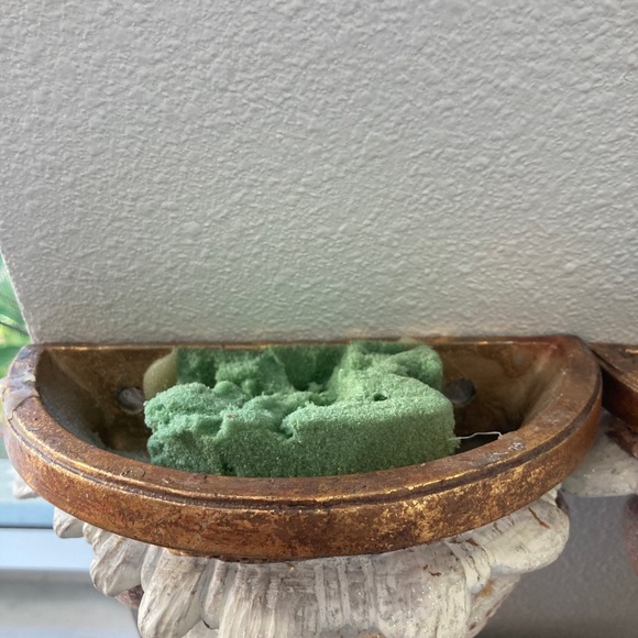 2 HUGE Mark Roberts wall decor - Picture 5 of 7